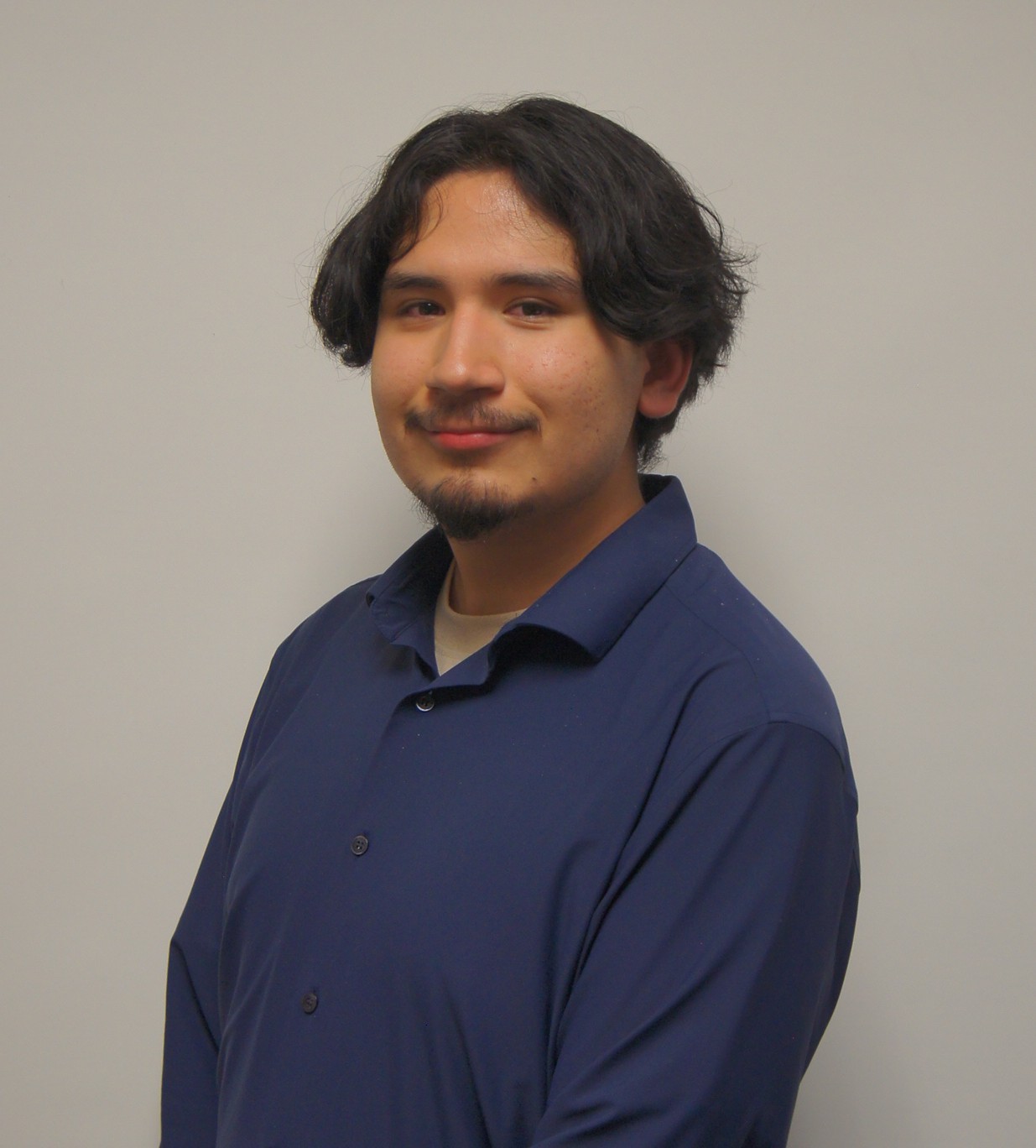 Headshot of Alejandro Mendoza