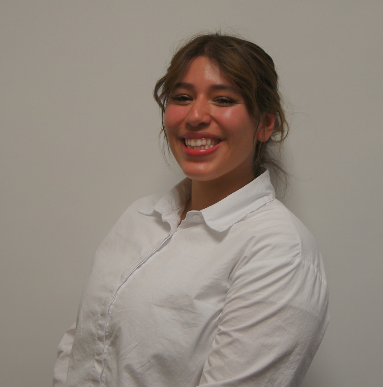 Headshot of Alessandra Saavedra